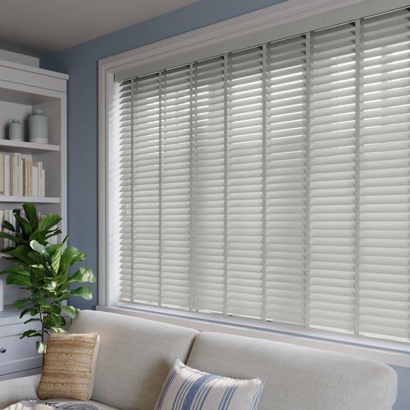 Venetian Blinds With Curtains