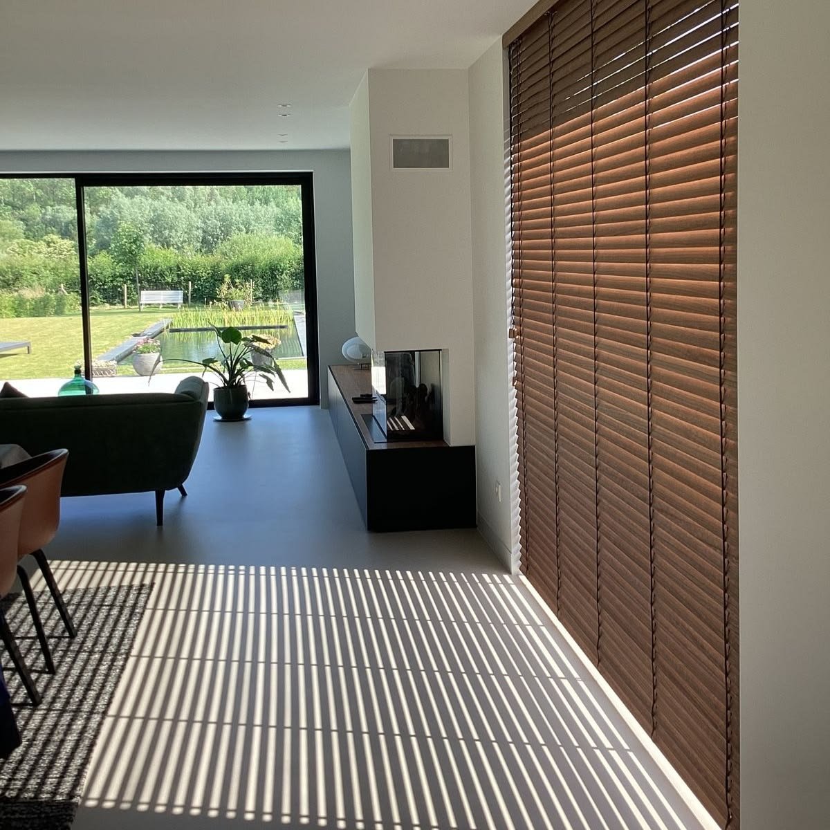 Why Do Dubai Homeowners and Businesses Trust Five Star Curtain?
